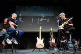 吉川晃司とFenderのマスタービルダーであるポール・ウォーラーによる「MEET THE MASTER BUILDERS」の様子。