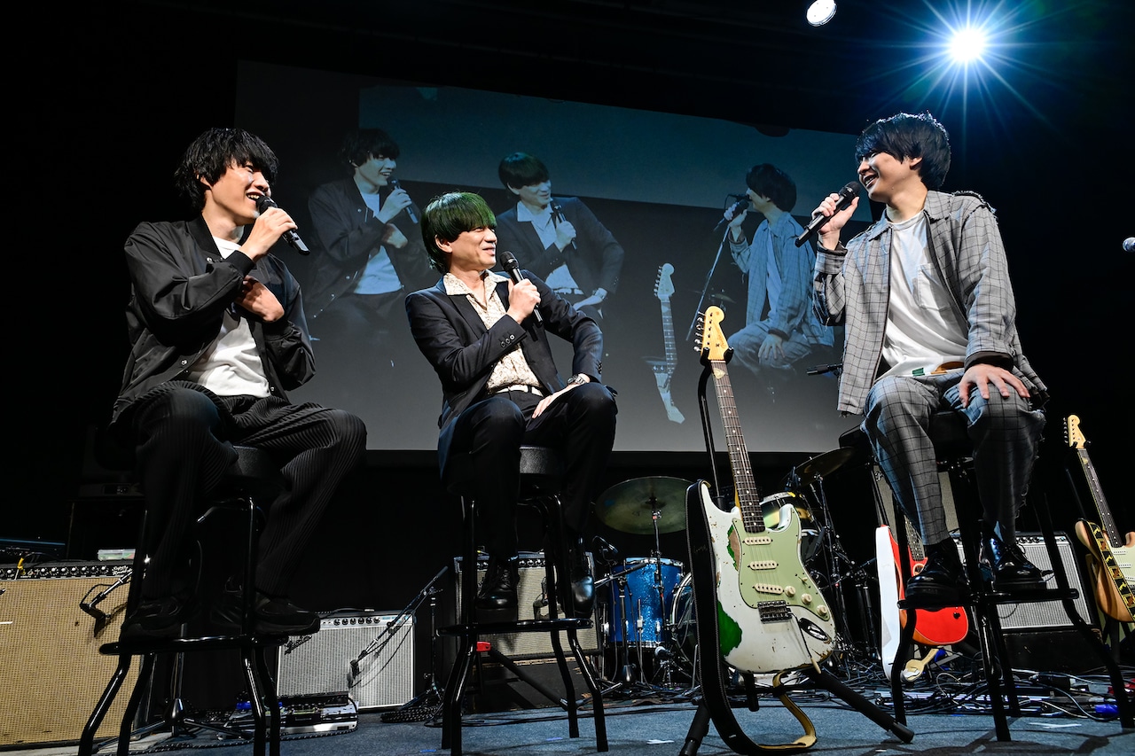 左から山内総一郎（フジファブリック）、加藤隆志（東京スカ