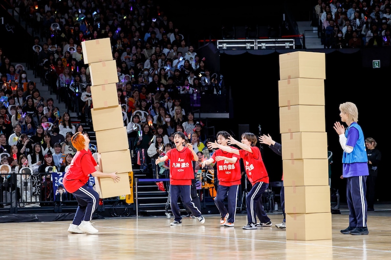 「ダンボール宅配リレー」の様子。
