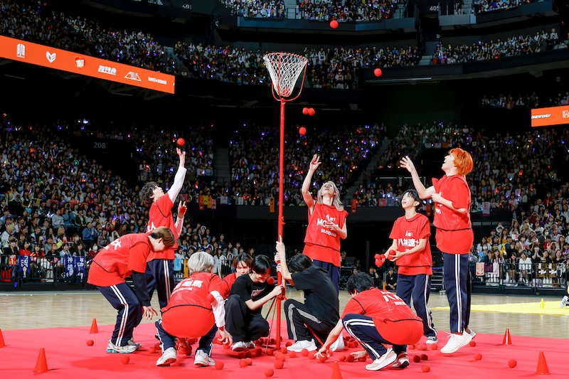 「ダンシング玉入れ」の様子。