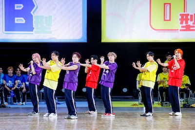 超特急によるハーフタイムショー。