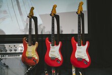 鈴木茂のトレードマークであるフィエスタレッドのストラトキャスター。