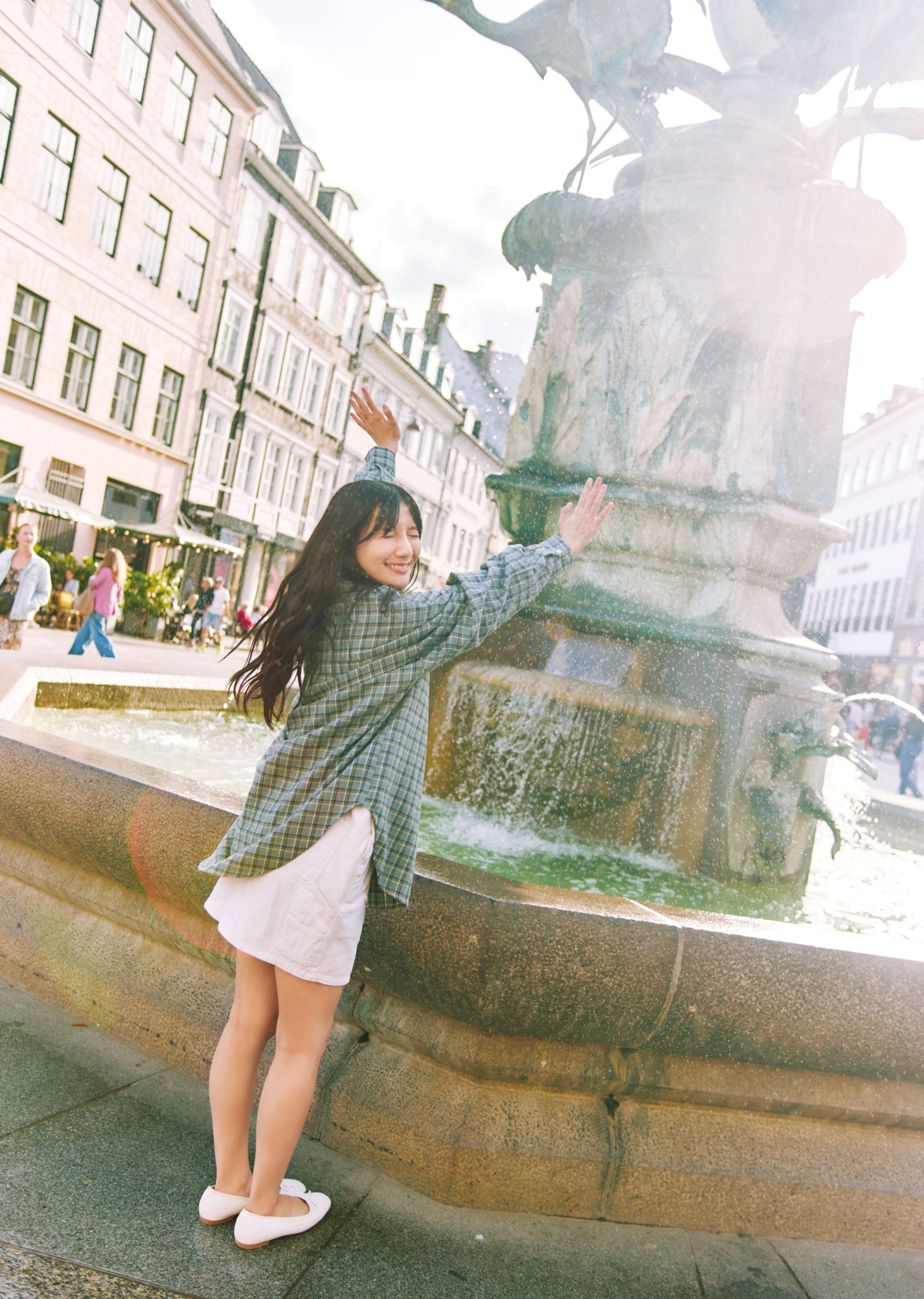 河田陽菜（日向坂46）2nd写真集「テイクオフ」＠Loppi・HMV限定版の裏表紙。（Photo by SAKAI DE JUN）