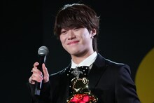 ほほえむ大橋和也（なにわ男子）。