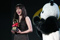 今田美桜とananパンダ。