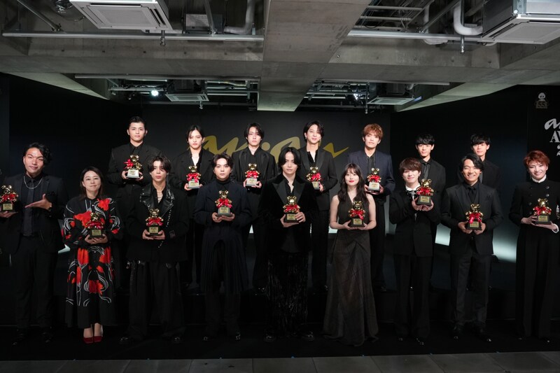 「anan AWARD 2025」授賞式の参加者。