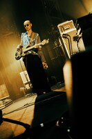 関将典（Ba）（Photo by Kaito Ono）