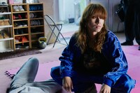 映画「ナイトフラワー」より渋谷龍太（SUPER BEAVER）の場面カット。