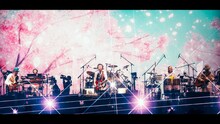 「サザンオールスターズ - 桜、ひらり [Live at 石川県産業展示館4号館, 2025]」より。