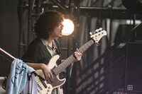 福島智朗（B / Omoinotake）（撮影：井上嘉和）