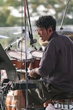 小松シゲル(Dr / 佐野元春 & THE COYOTE BAND)(撮影:井上嘉和)