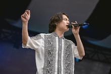 藤井怜央（Vo, Key / Omoinotake）（撮影：井上嘉和）