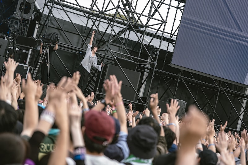 [Alexandros]のステージの様子。（撮影：井上嘉和）