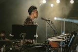 くるりのサポートを務めた野崎泰弘(Key)。(撮影:井上嘉和)