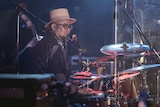 くるりのサポートを務めたsenoo ricky(Dr)。(撮影:井上嘉和)