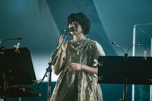 くるりのステージに出演した畳野彩加（Homecomings）。（撮影：井上嘉和）