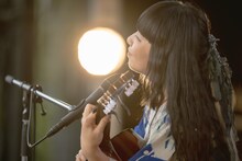 青葉市子（撮影：井上嘉和）