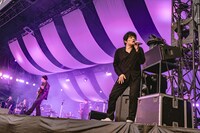 ASKAのステージの様子。（撮影：井上嘉和）