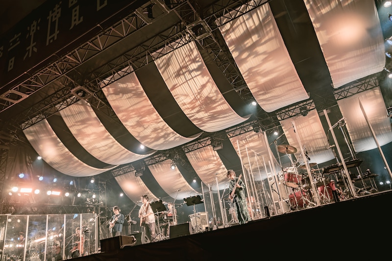 くるりの2日目のステージの様子。（撮影：井上嘉和）