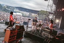 SHISHAMOのステージの様子。（撮影：井上嘉和）