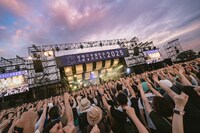 ASKAのステージの様子。（撮影：井上嘉和）