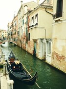 「A Journey to Venice with Kaito」より、ヴェネツィアの運河。