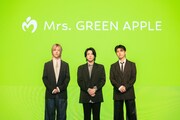 Mrs. GREEN APPLE