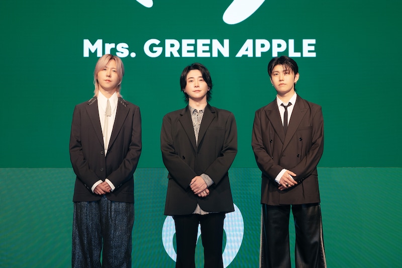 Mrs. GREEN APPLE