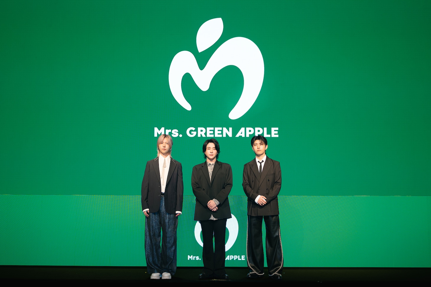 Mrs. GREEN APPLE