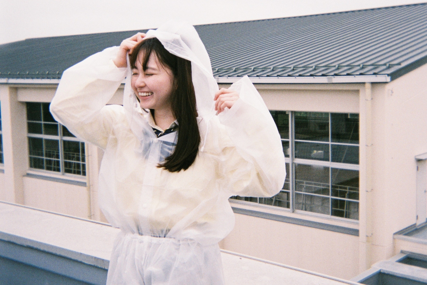 「恋に至る病」より、長尾謙杜と山田杏奈によってインスタントカメラで撮影された写真。