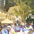 少年キッズボウイ、雨の下北沢で200人来場フリーライブ 東名阪ツアー開催発表