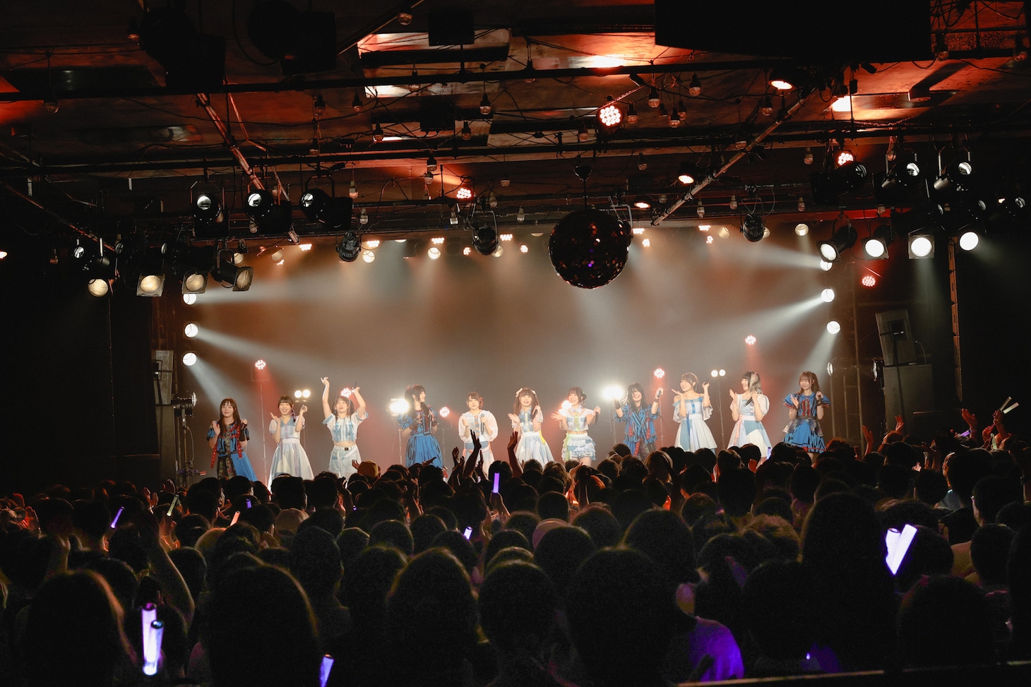 「ラルゴ」を一緒に歌うCYNHNとDIALOGUE＋。（Photo by Makoto Nakagawa）