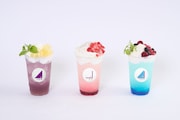 コラボレーションドリンク。左からNOGI ホイップソーダ、SAKURA ホイップソーダ、HINATA ホイップソーダ。