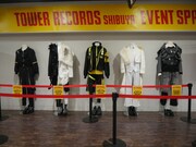 「THLタワ渋文化祭 in TOWER RECORDS SHIBUYA」に展示された衣装。