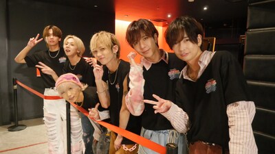 青春CYBER。「THLタワ渋文化祭 in TOWER RECORDS SHIBUYA」より。