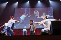 勝敗を決するじゃんけん対決。