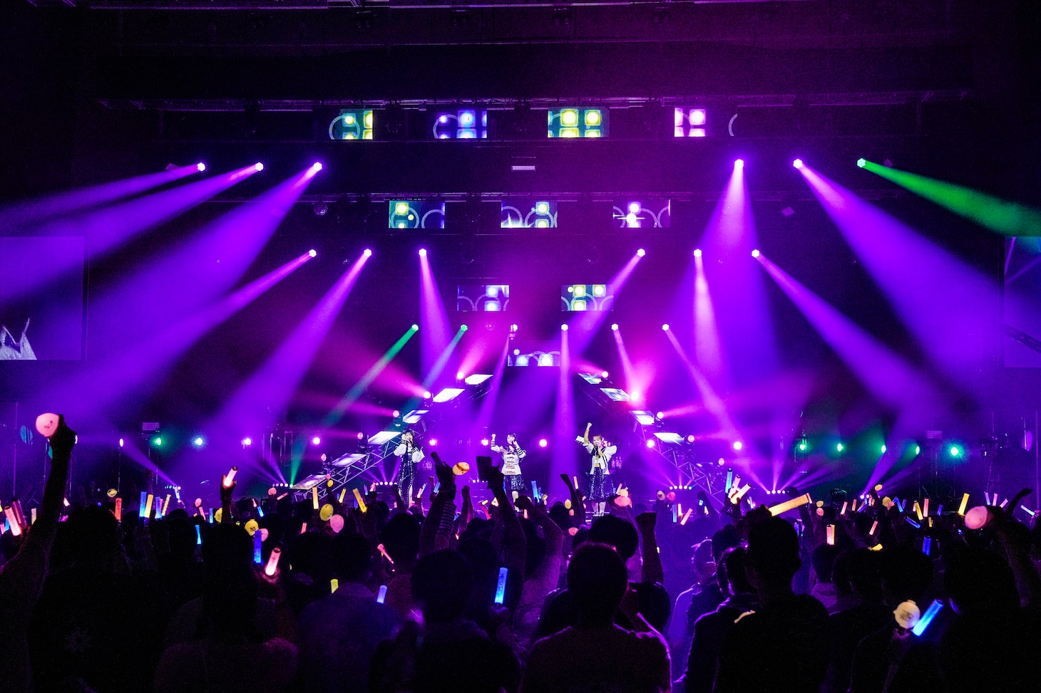 「LAWSON presents TrySail 10th Anniversary Tour 2025 "BestSail”」神奈川・パシフィコ横浜 国立大ホール公演の様子。