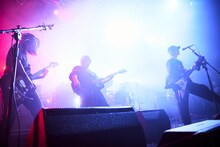 ART-SCHOOLのライブの様子。（撮影：中野敬久）