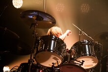 一瀬正和（Dr / MONOEYES）（撮影：石井麻木）