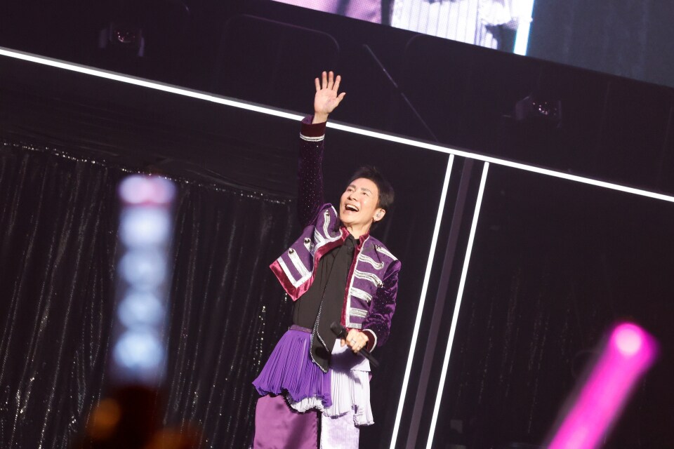 郷ひろみ　武道館コンサートステージ衣装 郷ひろみ50曲熱唱！日本武道館3時間ライブで50周年イヤー