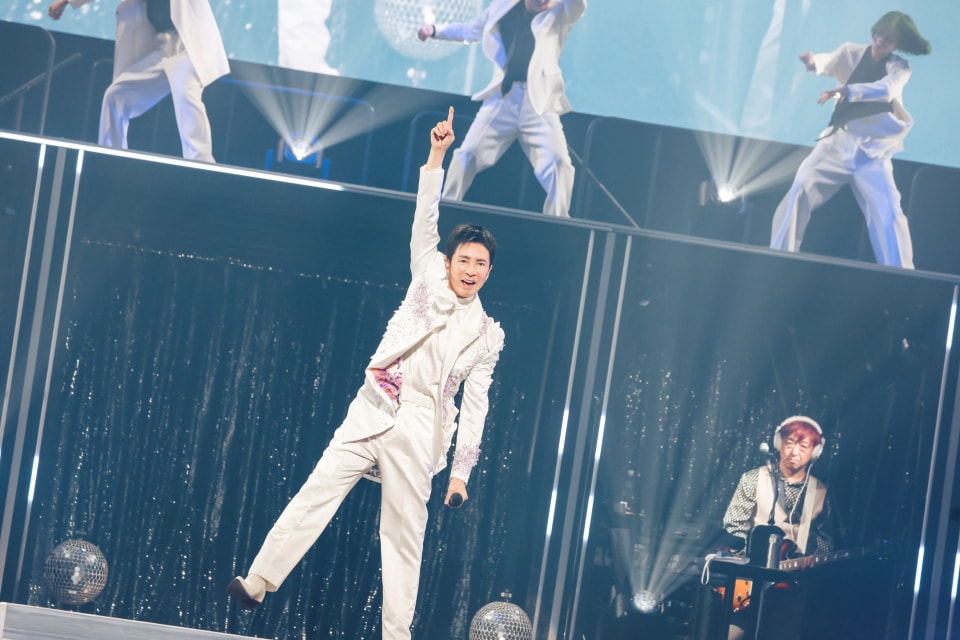 郷ひろみ　武道館コンサートステージ衣装 郷ひろみ50曲熱唱！日本武道館3時間ライブで50周年イヤー