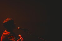 吉田結威（G, Vo）（撮影：白石達也）