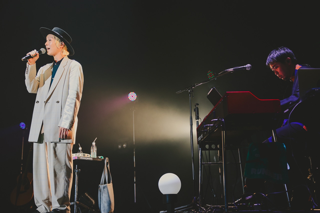 山田義孝（Vo）（撮影：白石達也）