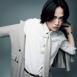 菊池風磨「Oggi」で色気があふれ出す、新連載タイトルは本人考案