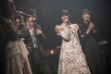 なごやかにトークする清 竜人25。