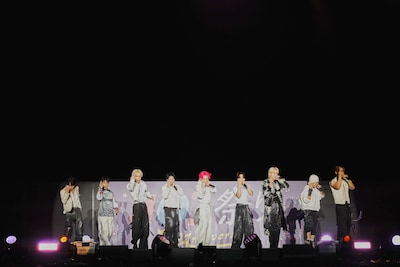 JO1。「JO1 5th Anniversary ～祭り～」より。©LAPONE ENTERTAINMENT