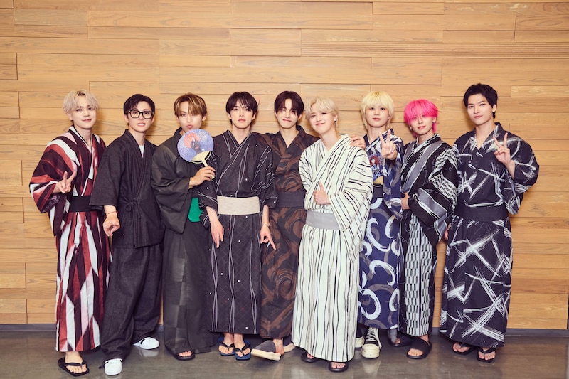 浴衣姿のJO1。「JO1 5th Anniversary ～祭り～」より。©LAPONE ENTERTAINMENT