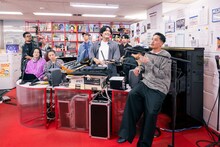 「tiny desk concerts JAPAN STUTS with friends」より、Yo-Seaを迎えたパフォーマンスの様子。（写真提供：NHK）