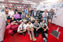 STUTSが仲間たちと「tiny desk concerts」登場、迫力あふれる生のグルーヴで熱狂巻き起こす