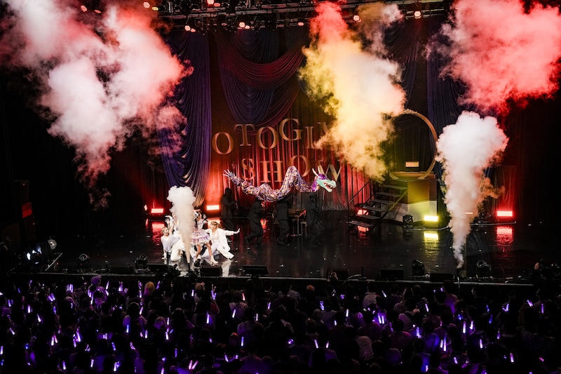 「高城れに『OTOGIMASHOW』Solo Concert Tour 2025」最終公演の様子。（Photo by HAJIME KAMIIISAKA）